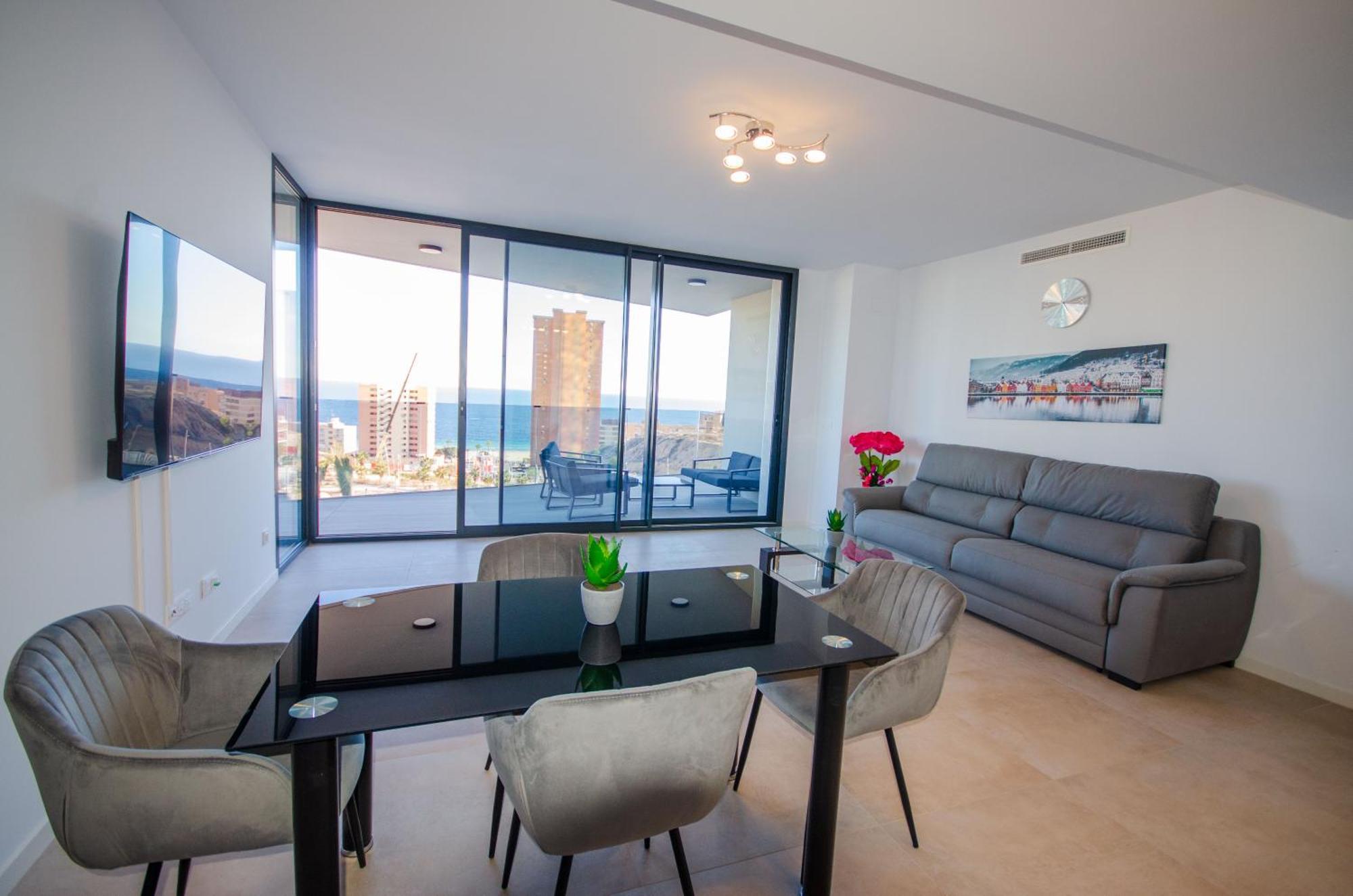Sakura Luxury Poniente *