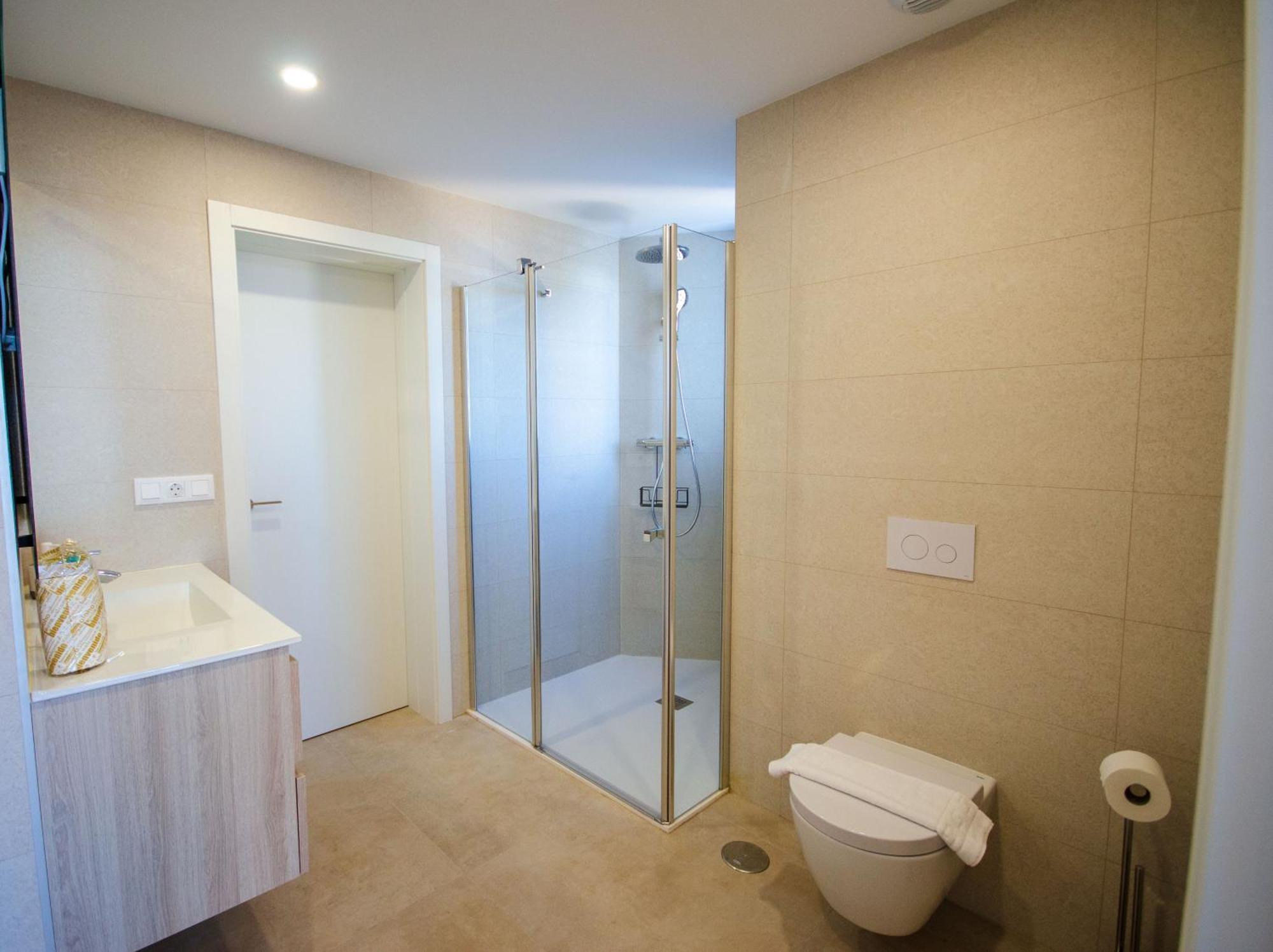 Sakura Luxury Poniente